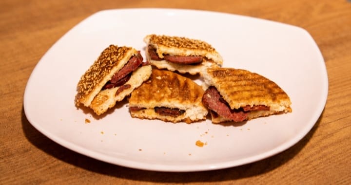 Sucuklu Tost